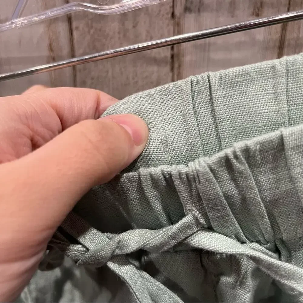 NWT Briggs Ladies' Green Linen Blend Pull-On Short